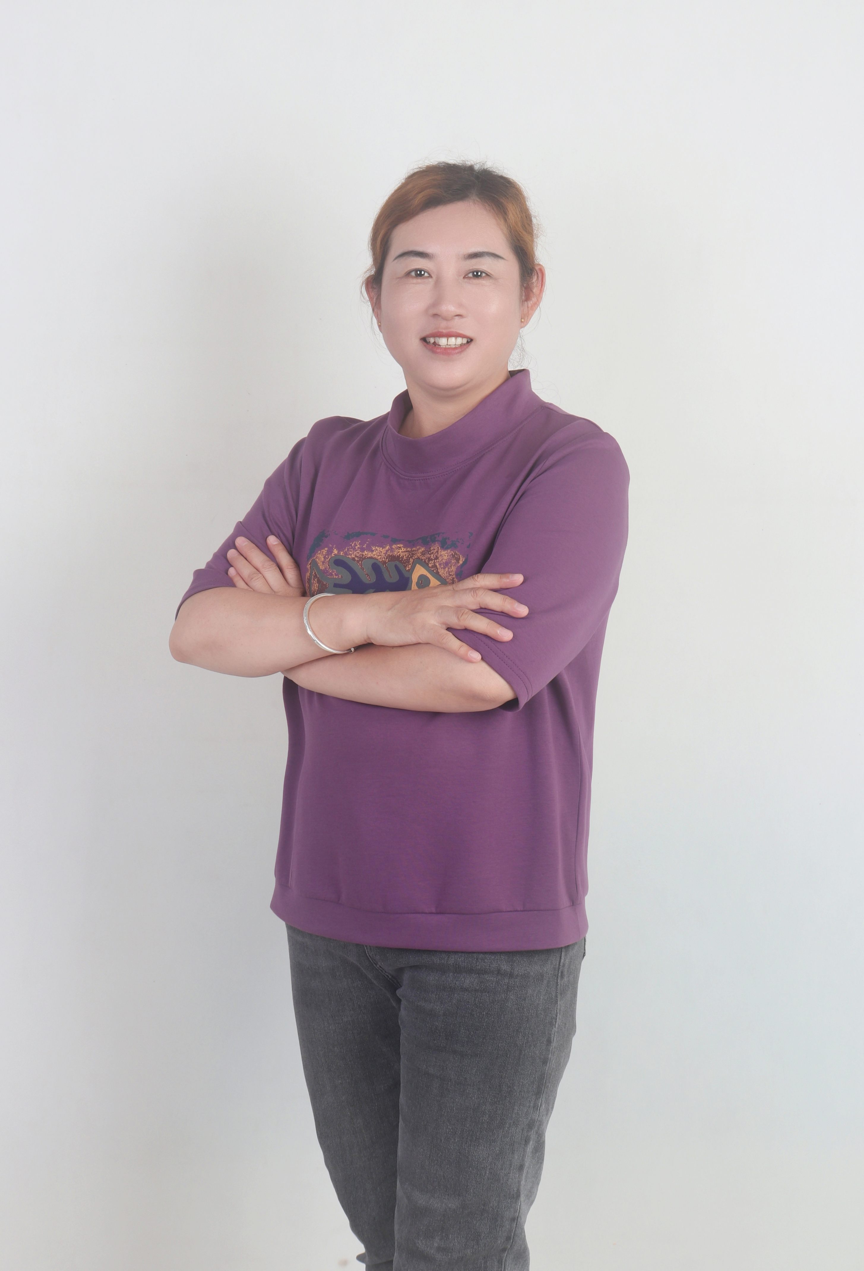 title='<div style="text-align:center;">
	<span style="font-family:Microsoft YaHei;font-size:16px;line-height:160%;">桃园店金牌红娘胡杰</span> 
</div>' 